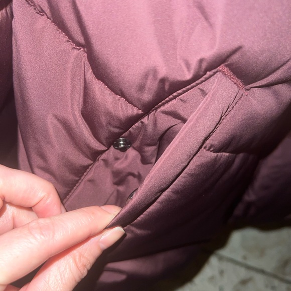 NWT VANS MAROON LIGHT FOUNDRY PUFFER JACKET MTE WOMENS XS VERY SOFT! - Picture 3 of 15